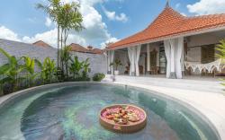 Villa Delapan, Boho Chic Villa with Pool & Bathup