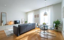 Nomad's Lux - 1BD The Comfort Square in Porto