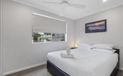 Charming 3-bed Apartment near Local Shops