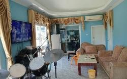 บ้านเพื่อน บางแสน โฮมสเตย์ 