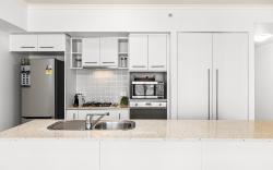 1-Bed Brisbane City Centre with Pool, BBQ & Gym