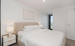 Modern 2-Bed Apartment with Premium Amenities