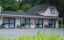 Camellia Court Motel