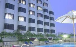 Omni Tower Sukhumvit Nana