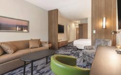 Fairfield Inn & Suites Kansas City Shawnee