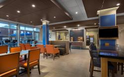 Holiday Inn Express And Suites Fayetteville South By IHG