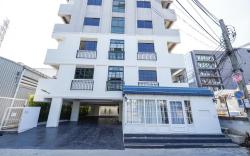 RoomQuest Bangkok Ratchada