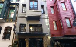 Zendy Suite Hotel