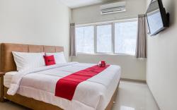RedDoorz near Ciputra World 3