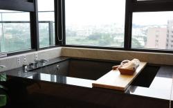 嶼光嵐山-無邊際泳池海景溫泉民宿