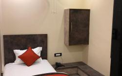 Hotel Frontier Royal