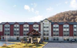 Microtel Inn & Suites by Wyndham Mont Tremblant