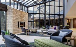 DoubleTree by Hilton Fairfield Hotel & Suites