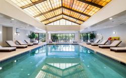 DoubleTree by Hilton Fairfield Hotel & Suites
