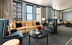 The Candler Hotel Atlanta, Curio Collection by Hilton