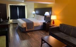 Days Inn & Suites by Wyndham Tampa / Raymond James Stadium