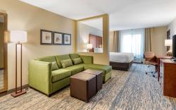 Comfort Inn & Suites West Des Moines