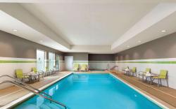 La Quinta Inn & Suites by Wyndham Burlington