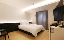 Urban Stay Hotel