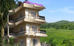 Jungle Palace Homestay