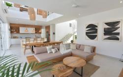 VILLA CRUZ  Luxury Villa close to FINNS BEACH CLUB