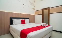 RedDoorz Syariah near Marvell City Mall 2