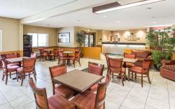 Spark by Hilton Lakewood Denver Southwest