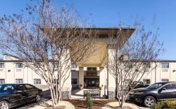 Econo Lodge Inn & Suites Little Rock SW