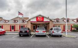 Econo Lodge Inn & Suites