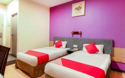 Super OYO 43930 Hotel Esplanade