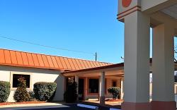 Econo Lodge Inn & Suites Columbus near Fort Benning