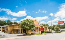 Econo Lodge Inn & Suites at Fort Moore