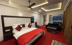 Hotel Midway Residency