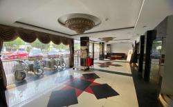 Lucky Star Hotel