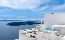 Aqua Mare Luxury Suites