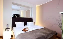 Glo Hotel Airport