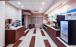 Holiday Inn Express and Suites Tulsa West / Sand Springs By IHG