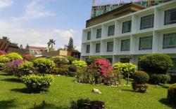 Straits View Hotel 