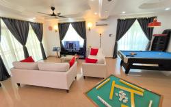 Comfy Corner House 4BR @10 mins legoland 10-16pax