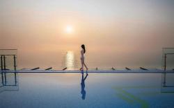 Maximilan Danang Beach Hotel