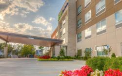 Holiday Inn Express & Suites Tulsa Midtown By IHG