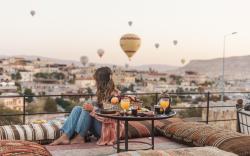 Hera Cave Suites