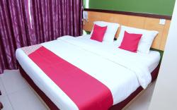 SUPER OYO 44054 Holiday Mansion Inn