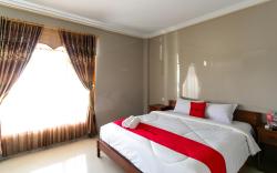 RedDoorz near Parangtritis Beach