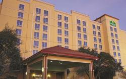 La Quinta Inn & Suites by Wyndham San Antonio Medical Ctr NW