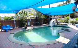 Sapphire Palms Motel