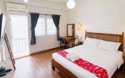 Les Fleurs Bangkok Hostel