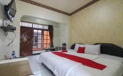 RedDoorz near Sarangan Lake