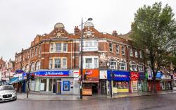 Broadway Inn