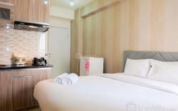 Comfortable Studio Green Pramuka City By Travelio